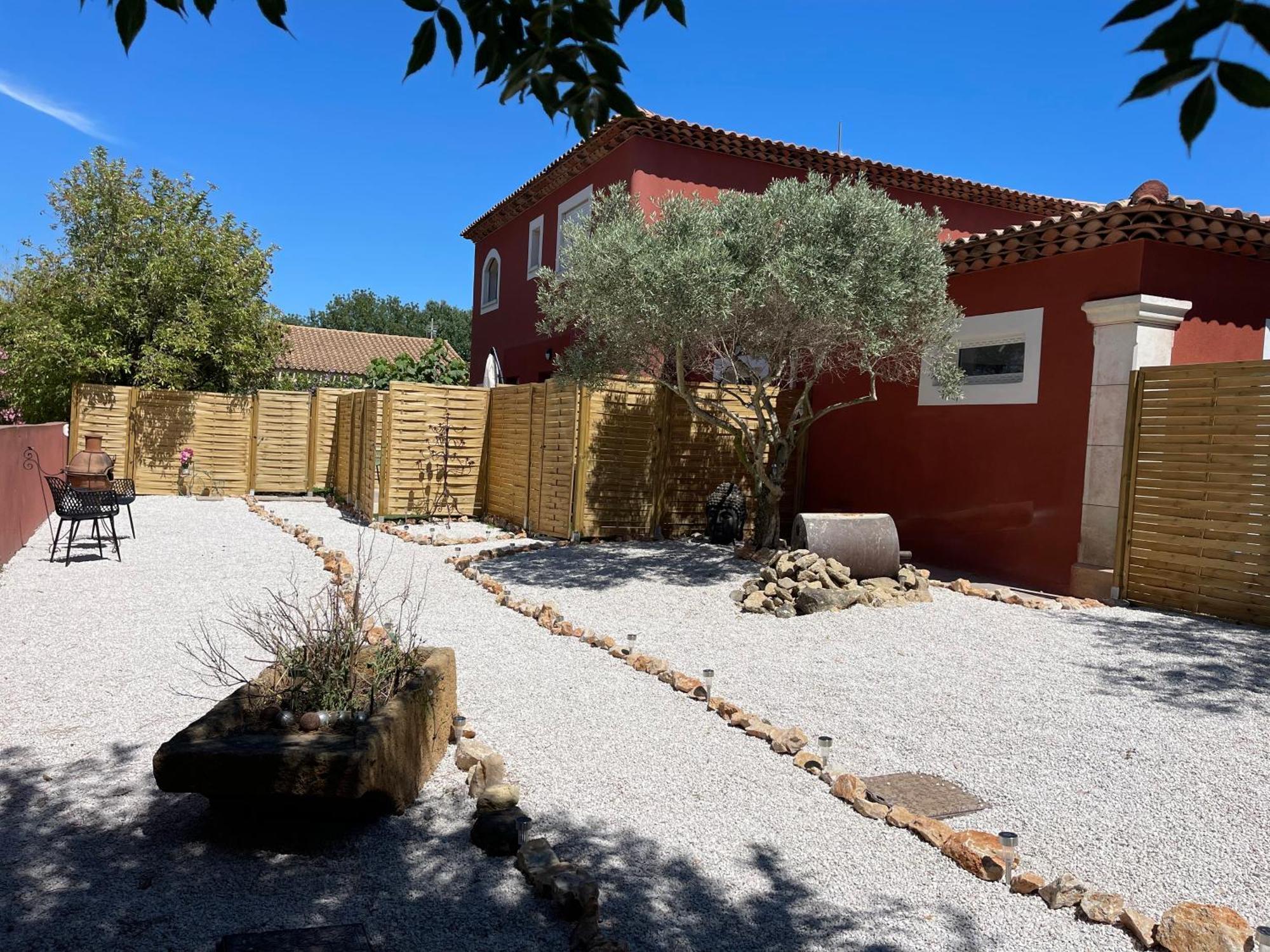 La Casa Bella Aparthotel Gignac-la-Nerthe Εξωτερικό φωτογραφία