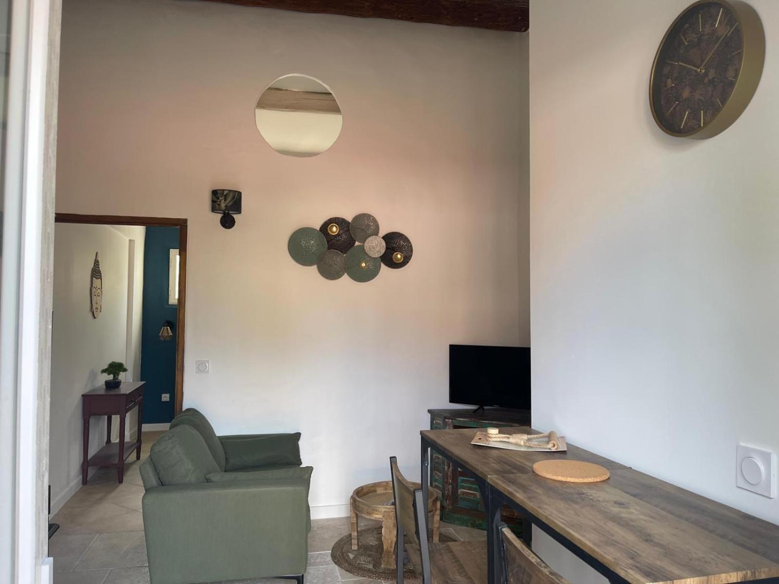 La Casa Bella Aparthotel Gignac-la-Nerthe Εξωτερικό φωτογραφία