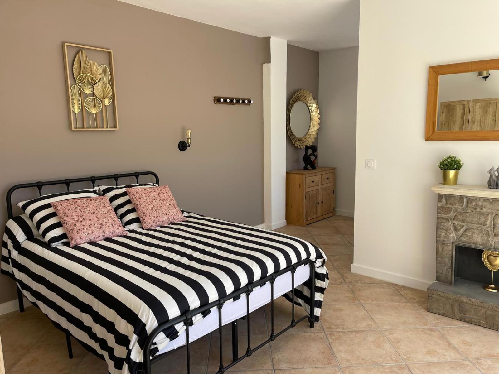 La Casa Bella Aparthotel Gignac-la-Nerthe Εξωτερικό φωτογραφία
