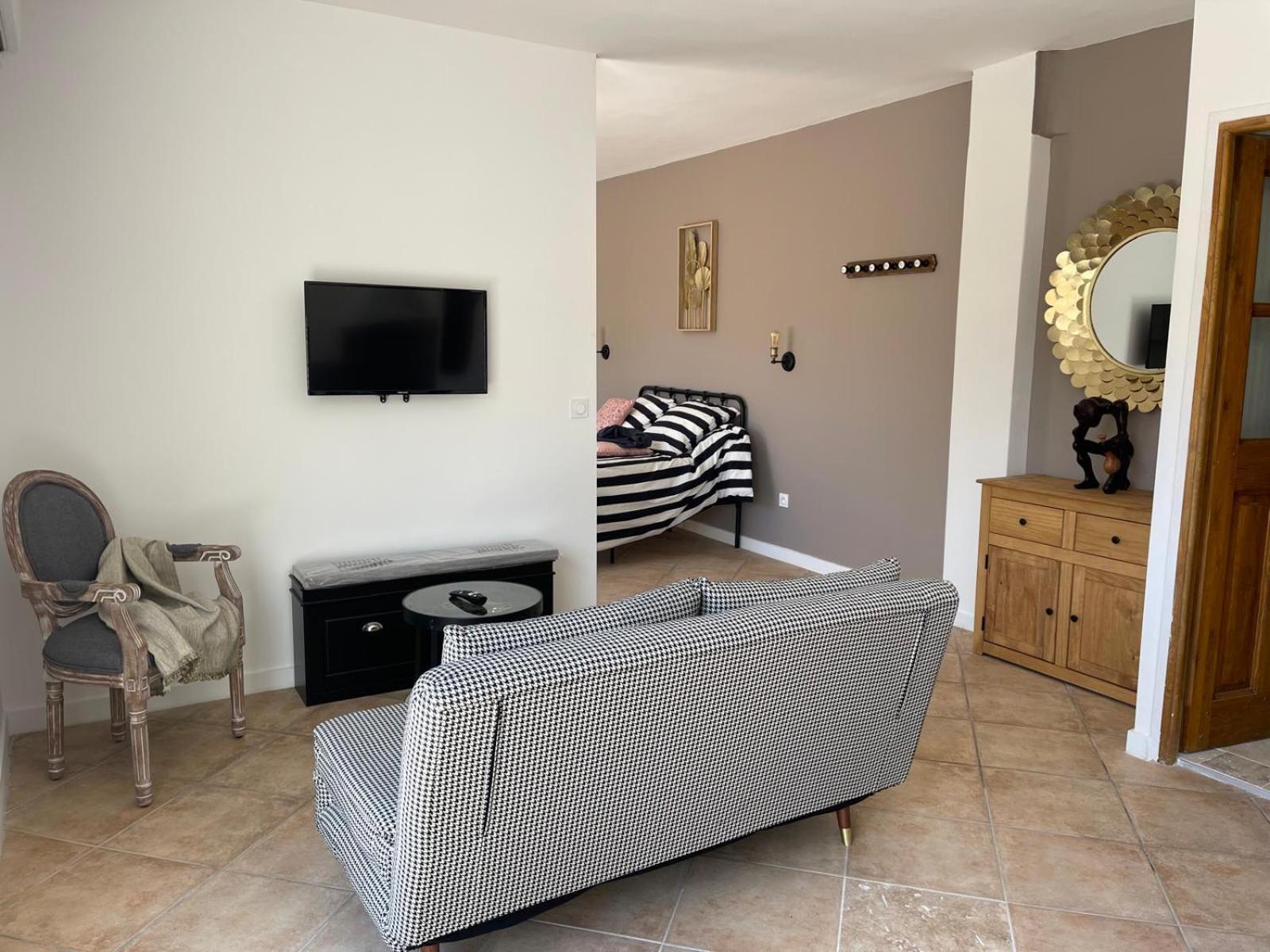 La Casa Bella Aparthotel Gignac-la-Nerthe Εξωτερικό φωτογραφία