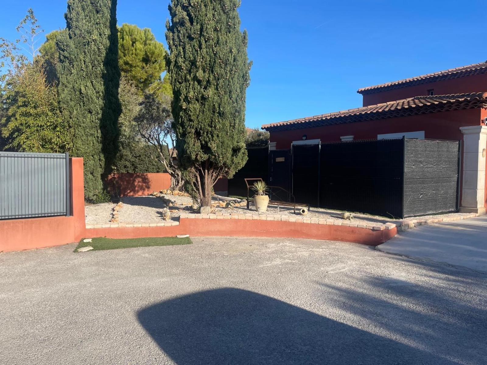 La Casa Bella Aparthotel Gignac-la-Nerthe Εξωτερικό φωτογραφία